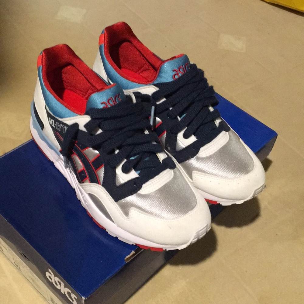 ASICS Sneakers